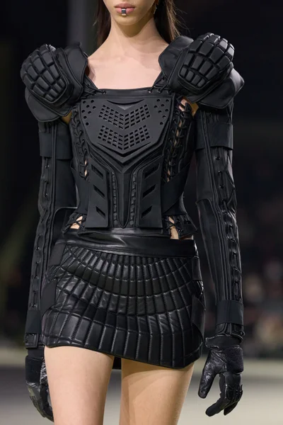 Look 200